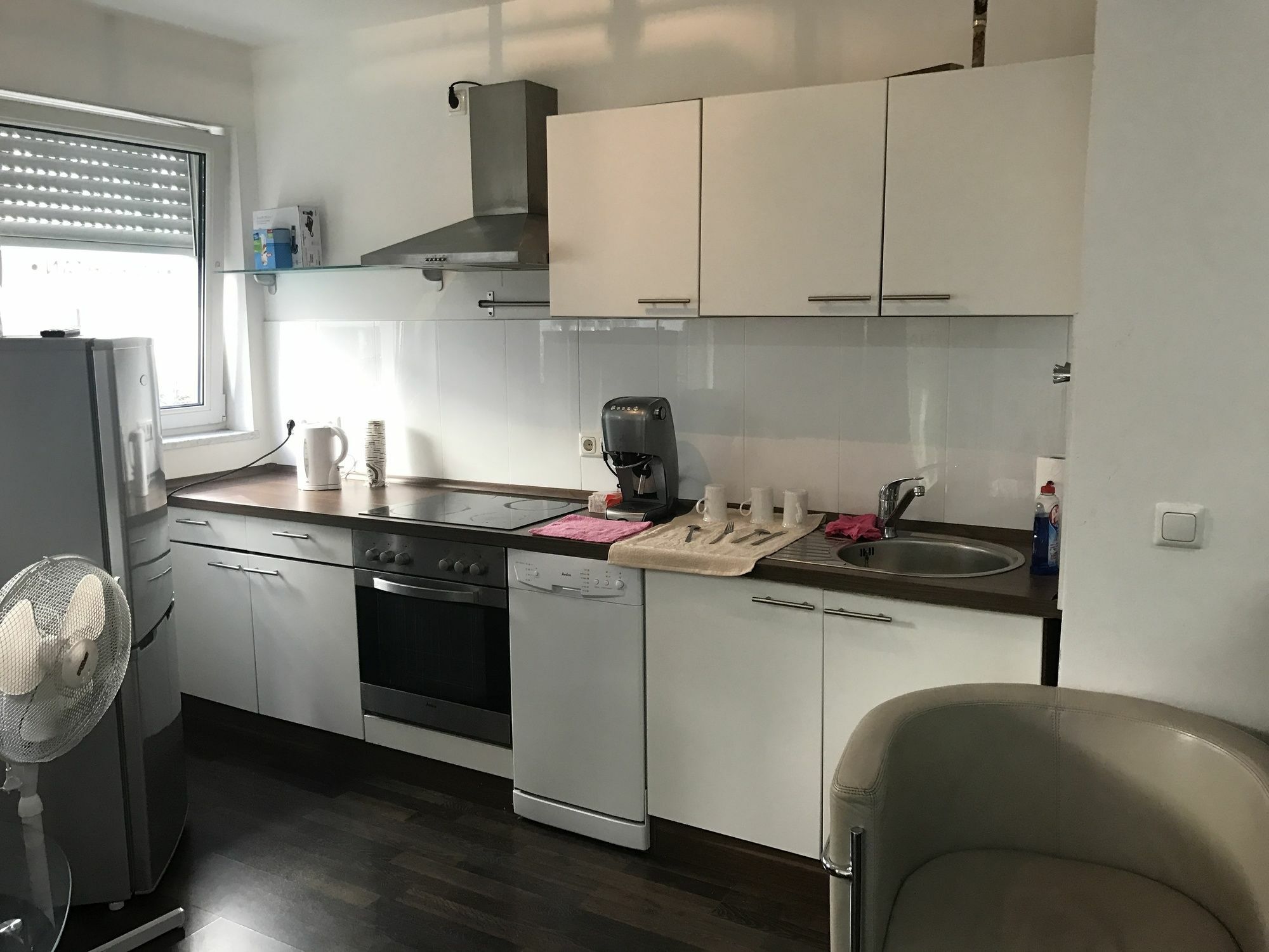 Kn Kahtan Boarding House Lejlighed München Eksteriør billede