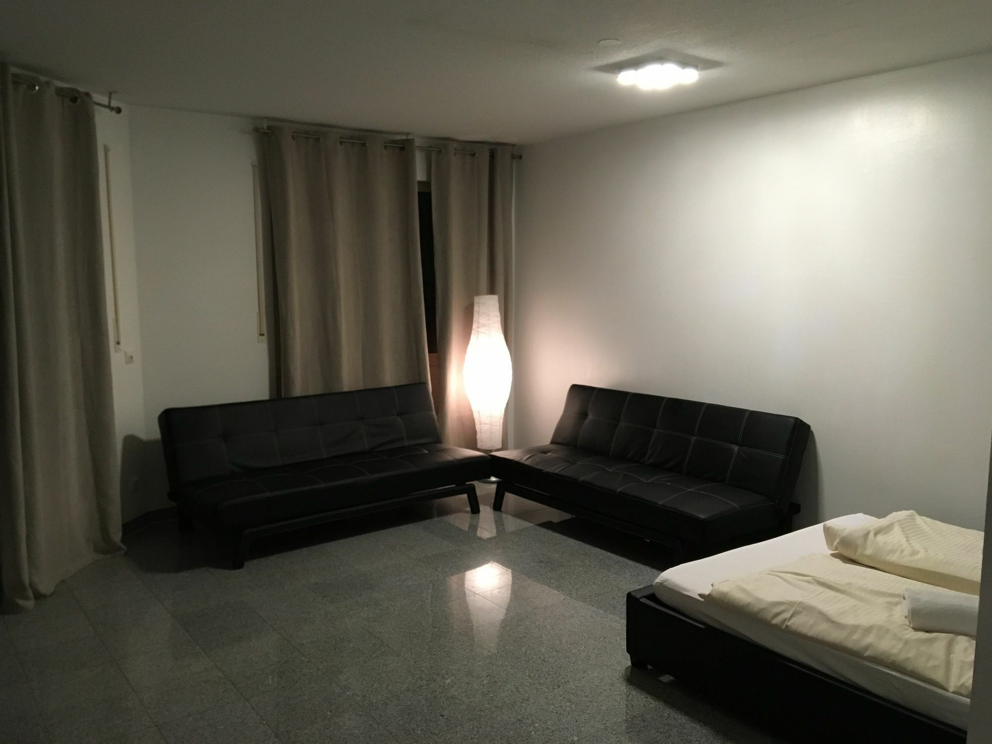 Kn Kahtan Boarding House Lejlighed München Eksteriør billede
